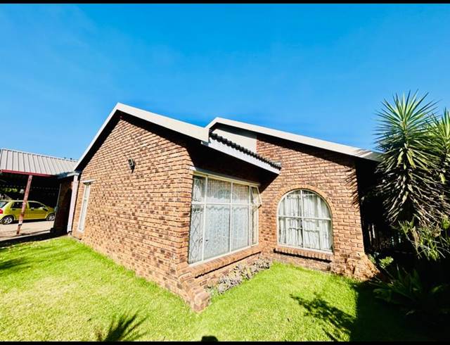 4 BEDROOM HOUSE FOR SALE IN VANDERBIJLPARK SW 2
